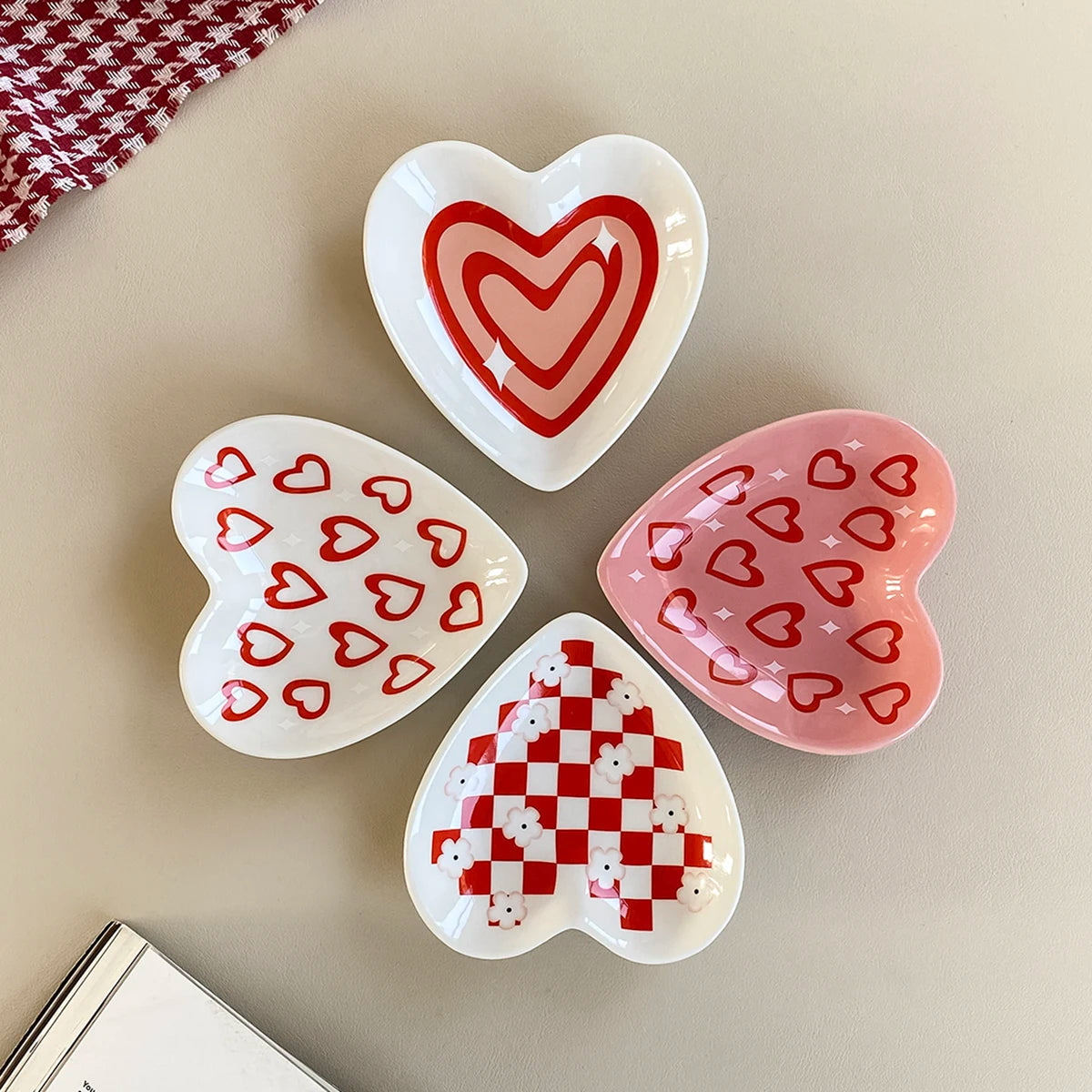 2Pcs Original Design Heart Ceramic Plate