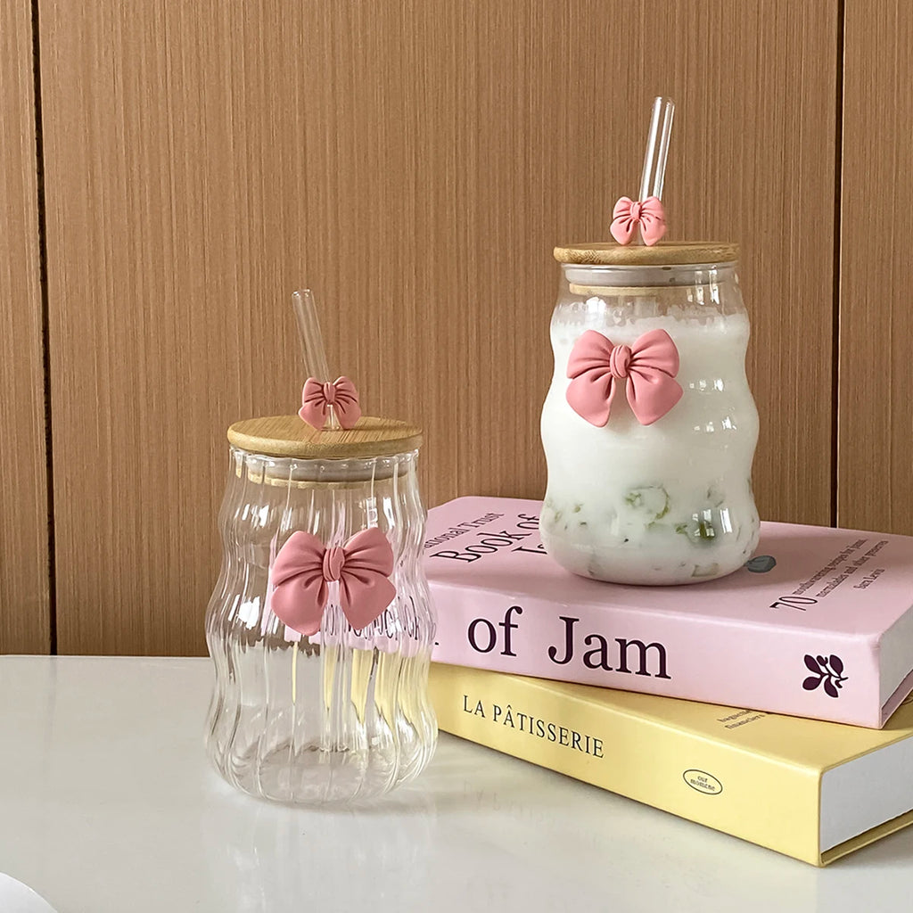 Bow Glass with Lid and Straw