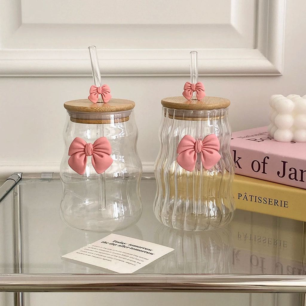 Bow Glass with Lid and Straw