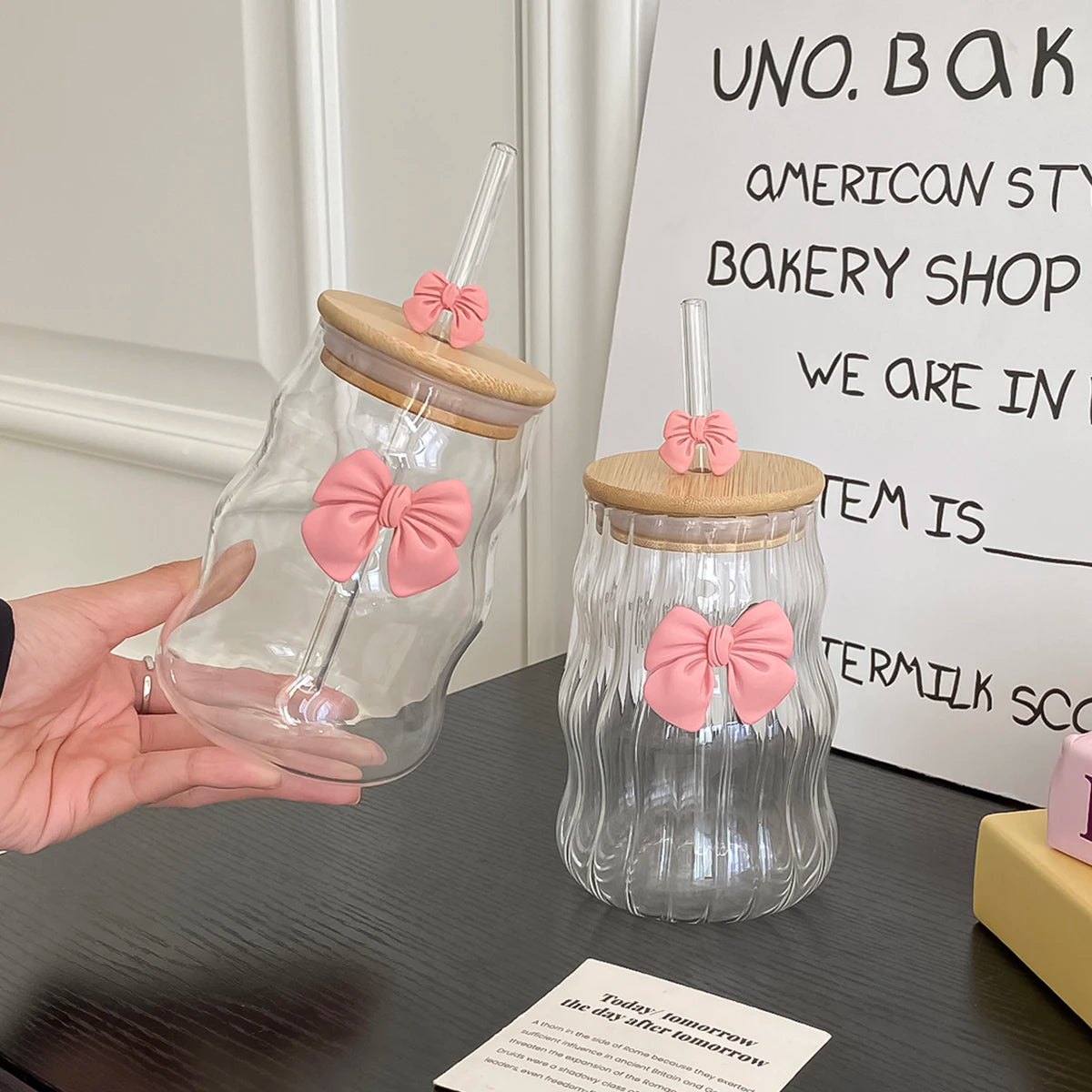 Bow Glass with Lid and Straw